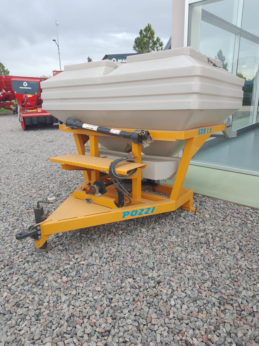 FERTILIZADORA POZZI EDR 1.5